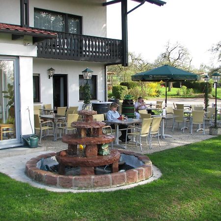 Gasthaus Und Ferienwohnungen Zum Engel Waldbrunn  Exterior foto