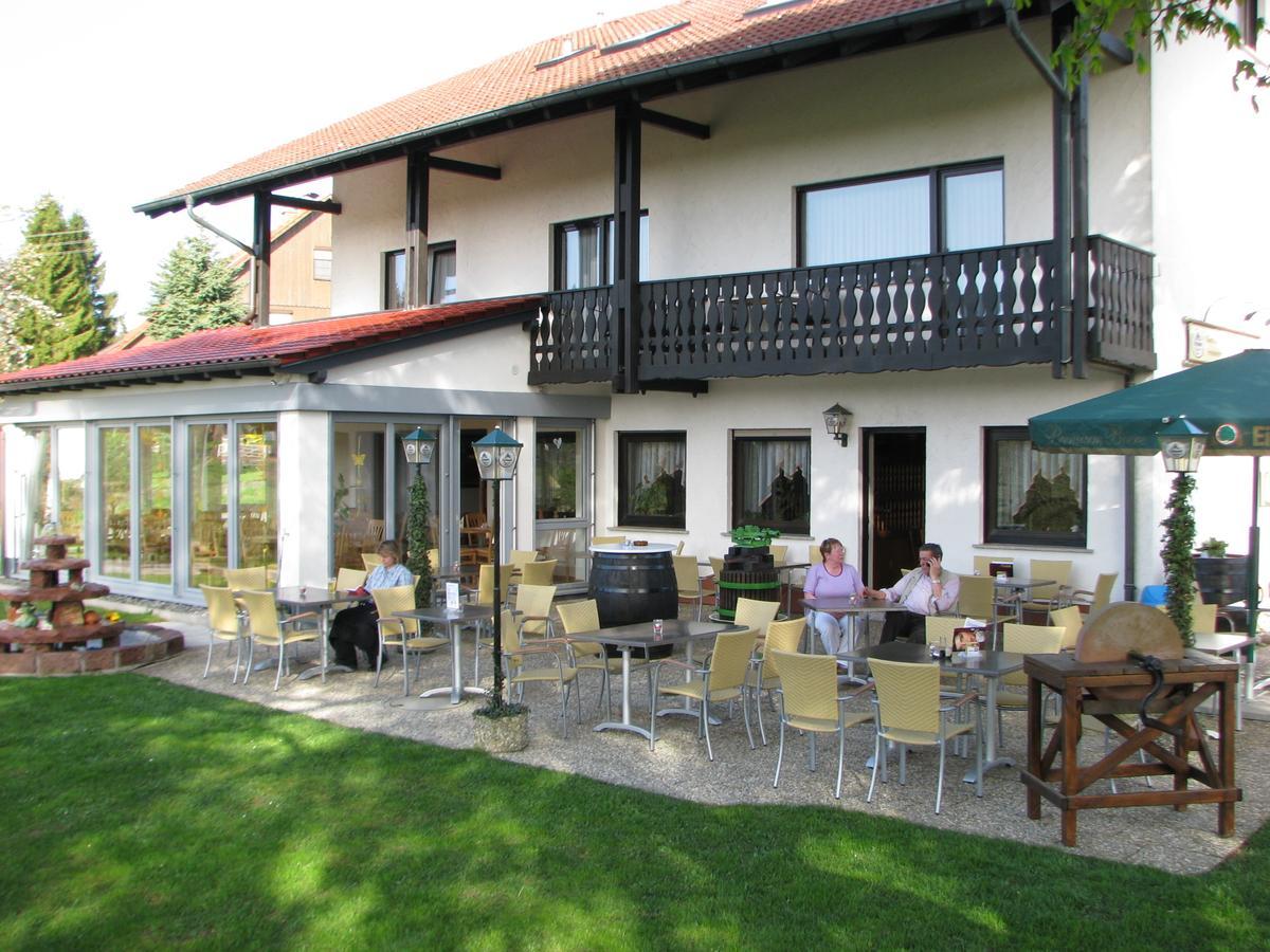 Gasthaus Und Ferienwohnungen Zum Engel Waldbrunn  Exterior foto