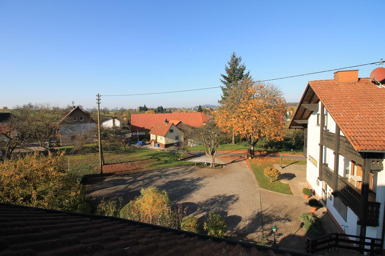 Gasthaus Und Ferienwohnungen Zum Engel Waldbrunn  Exterior foto