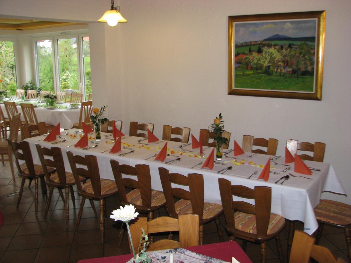 Gasthaus Und Ferienwohnungen Zum Engel Waldbrunn  Exterior foto